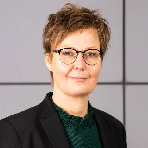 Bild av Annika Hambrudd, utbildnings- och kulturminister, Ålands Landskapsregering
