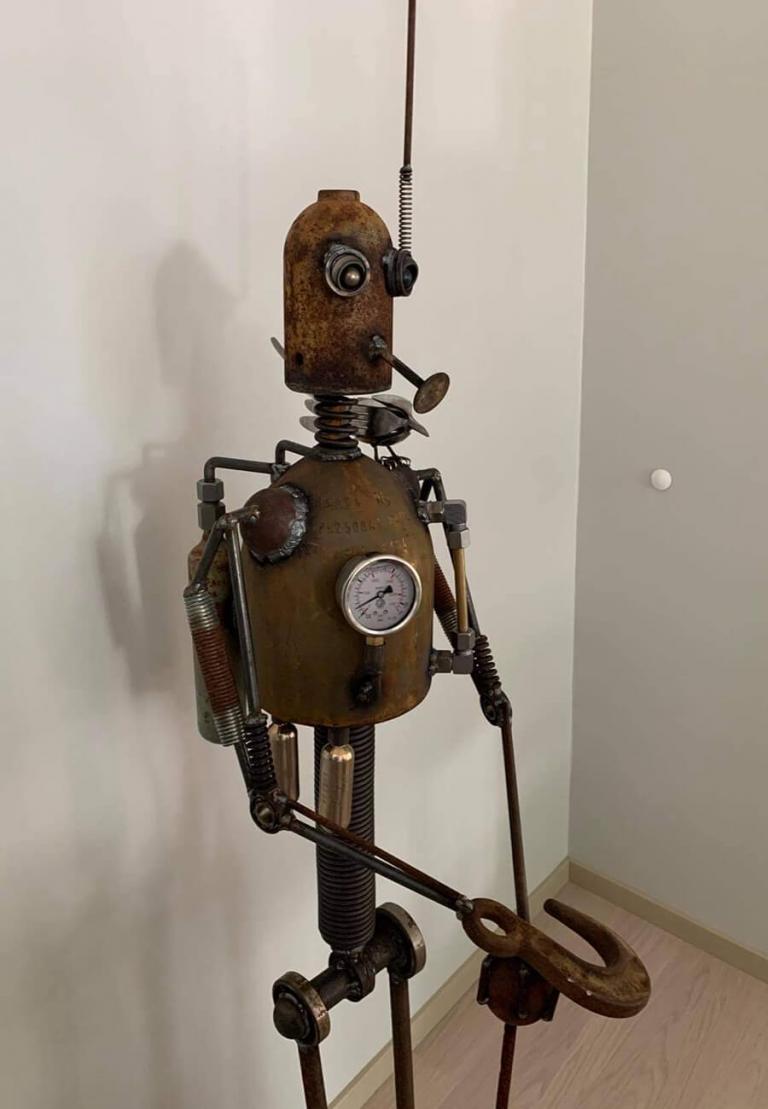 Robot skapad av Johan Karlsson under en fyratimmars livesändning under hållbart-festivalen 2020.